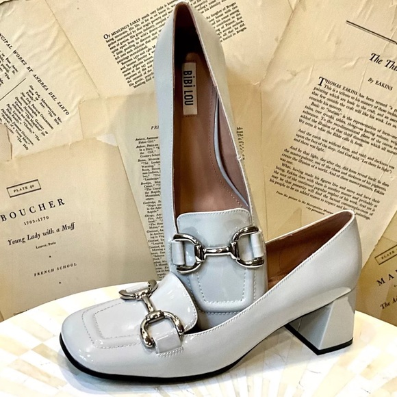 Anthropologie Bibi Lou Valencia Heel Loafer Light Gray Patent Leather - Picture 4 of 11